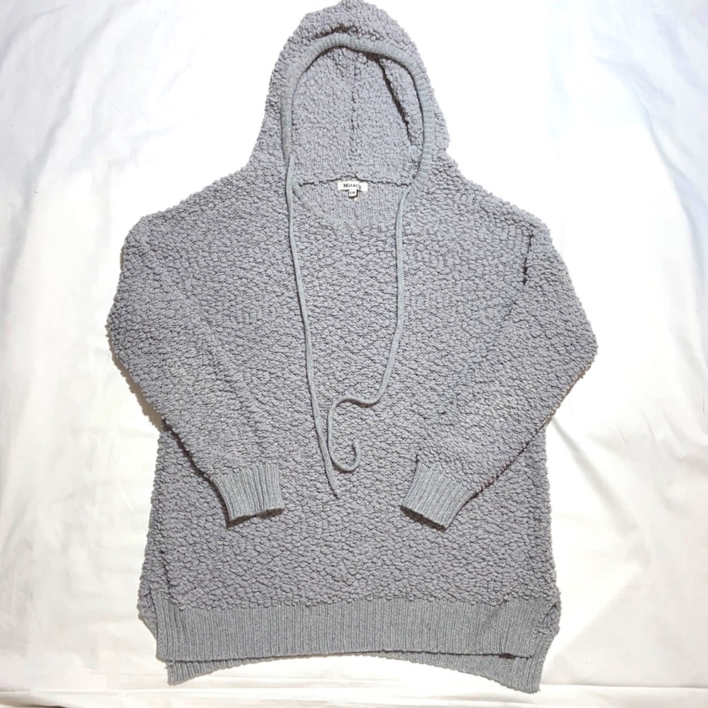 Miracle USA Boutique Popcorn Oversized  Sweater w/ Hoodie. Light Gray. Size M/L